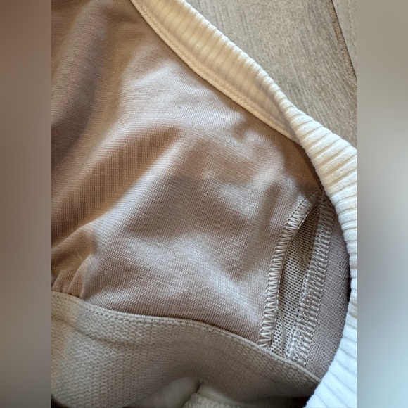 Lululemon - Ribbed Nulu Racerback Yoga Tank Top, size 4 - Picture 5 of 10